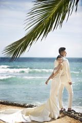 组图：金太狼王雷婚纱照曝光 李小萌甜蜜相依