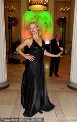 幻灯图：群星柏林出席电影活动 女星盛装亮相抢镜