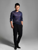 组图：铁血男儿严宽休闲时尚写真曝光