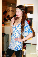 幻灯图：熊黛琳不收男士送首饰 陈见飞心仪餐厅保安