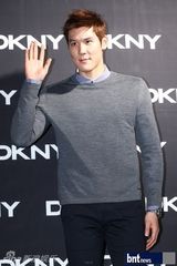 组图：少女时代CNBLUE等众星助阵品牌发布会