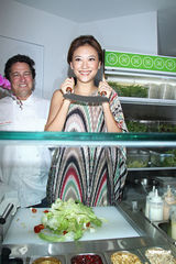 组图：应采儿自曝还未怀孕 要和陈小春享受过程