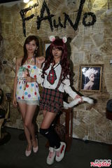 组图：许雅涵变猫女 搞怪创意化妆卖萌