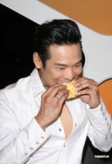 高清图：杜德伟事业爱情两得意 开餐厅筹结婚事宜