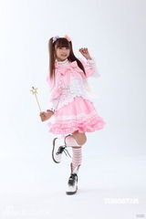 高清组图：萝莉歌手许雅涵拍写真娇俏可爱