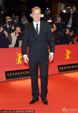 组图：评审团成员蒂姆-罗宾斯热情挥手