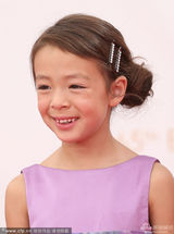 组图：《摩登家庭》童星笑容纯真缺牙可爱