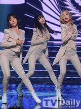 组图：昭宥郑基高MCD夺冠 宣美回归再跳光脚舞