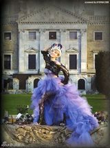 组图：滨崎步新娘装似芭比 爆乳装上围丰满