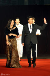 组图：张静初亮相冰雪电影节 获最具商业价值女演员