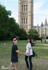 幻灯图：李小鹏与娇妻生活照曝光 金童玉女秀恩爱