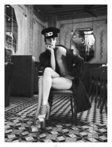 组图：黛安-克鲁格登杂志封面 美腿丝袜性感诱惑