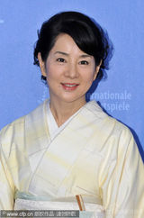 幻灯图：《弟弟》柏林发布会 吉永小百合和服亮相