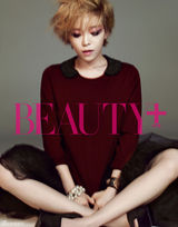 组图：韩歌手佳仁彩妆写真 性感丽人电眼勾魂