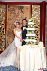 组图：陈逸璇在港补设婚宴 连吻三次不急生子