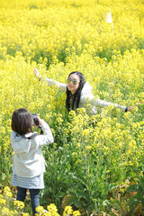 组图：《第一次》小沈阳吆喝 钟丽缇性感泡澡