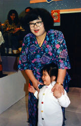 组图：沈殿霞逝世五周年 经典旧照忆肥肥