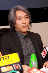 幻灯：周星驰担任执行董事压力大 将与美国公司合作