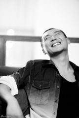 组图：刘冠翔黑白写真 成熟男魅力尽显