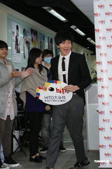 组图：林俊杰新碟抢攻明年金曲奖 公司下禁爱令