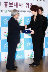 高清图：JYJ宣传亚运会 在中美艳有天可爱