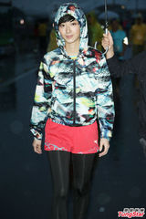 组图：桂纶镁凤小岳出席活动相约夜跑