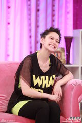 组图：阿娇上节目有说有笑疑甩失恋阴霾