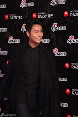 高清图：2011网络盛典红毯陈坤压轴亮相人气旺