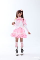 组图：台湾13岁女孩代言变辣妹 许雅涵将组新AKB48