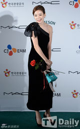 组图：釜山国际电影节众星云集 篮毯璀璨耀眼