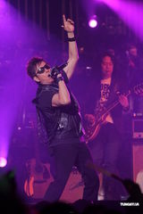 高清组图：温拿演唱会圆满结束 财源滚滚开心到底