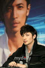 幻灯图集：玉木宏访韩新闻发布会 为演唱会做宣传