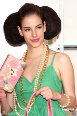 高清图：王心凌短裙走秀 大摆可爱姿势展青春活力