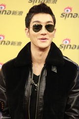 高清组图：SJ-M做客争开微博 玩转网络流行语