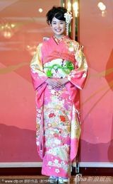 组图：日本国民美少女炫彩和服迎新年 武井咲等助阵