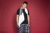 组图：胡歌“920三十而立” 型男写真展熟男魅力