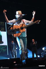 组图：杰森玛耶兹香港开唱 演唱会座无虚席