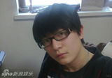 组图：50岁黄安18岁儿子近照曝光 帅气胜老爸