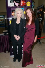 组图：民谣歌后携手苏格兰女声香港开唱