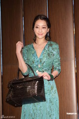 组图：彭于晏谢欣颖代言春装展现迷人色彩与魅力