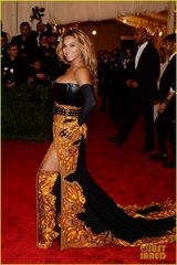 组图：MET BALL红毯女星斗艳 麦当娜领风骚