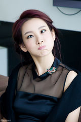 组图：秦海璐私照曝光 嘟嘴卖萌搞怪有绝招