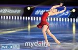 组图：韩国冰上公主金妍儿退役办纪念表演