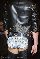 组图：时装周奇葩男士内裤外穿 遭吐槽：开裆裤