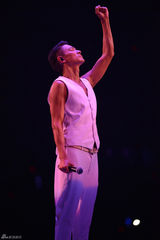 组图：刘德华北京激情开唱半裸秀胸肌