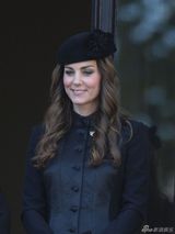 凯特王妃玫红胸针别致 寒风中撩发优雅风情(图)