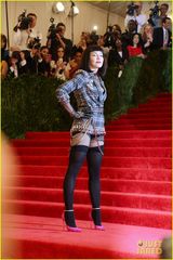 组图：MET BALL红毯女星斗艳 麦当娜领风骚