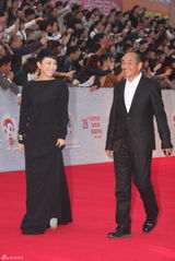 组图：第28届金鸡奖红毯 群星云集女星美艳男星帅气