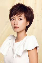 组图：万茜清爽气质写真 尽显女神魅力