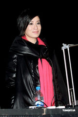 幻灯图：《天与地》热拍 佘诗曼裹棉袄陈豪玩乐队